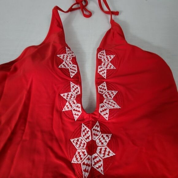 CupsheRed Halter Deep V Neck Swimsuit - Picture 4 of 7